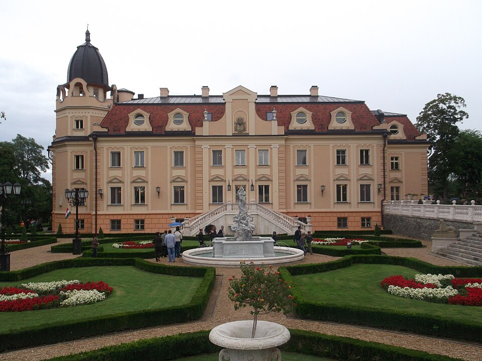 Szapáry Castle Sorokpolány